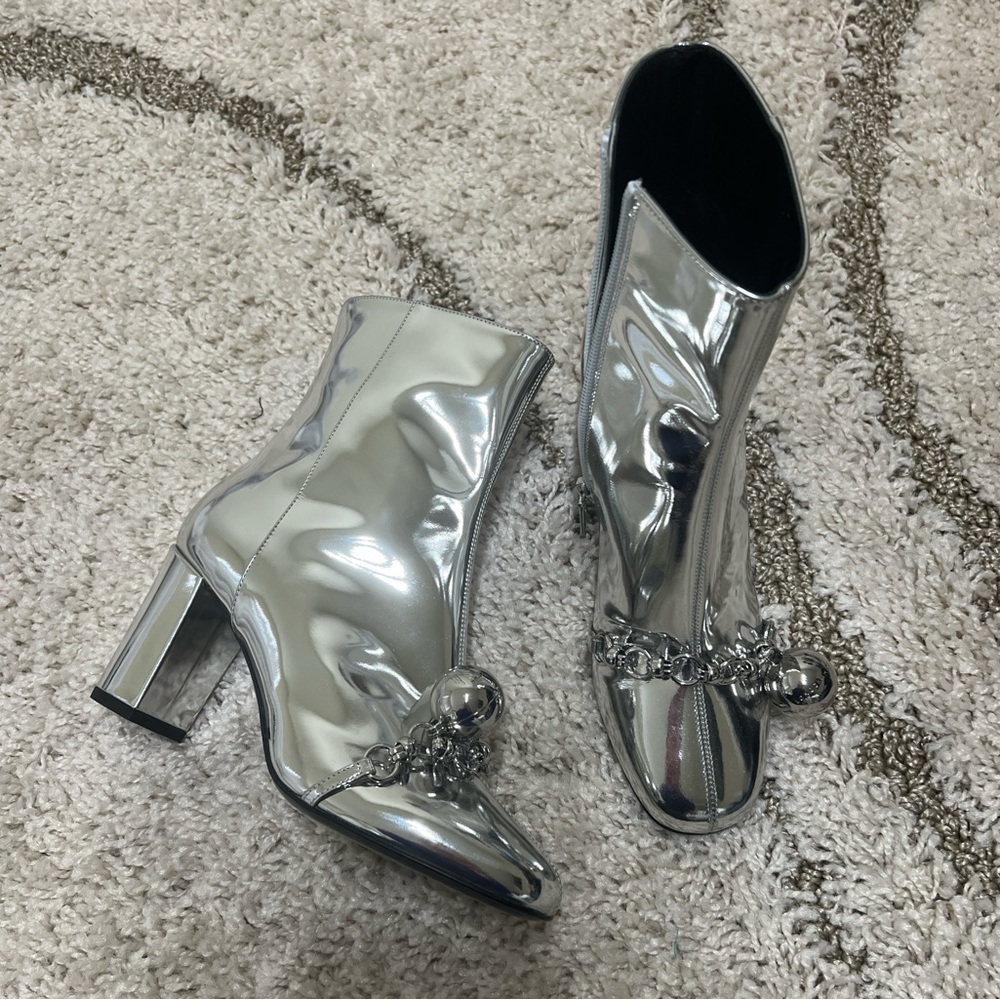 FINAL PRICE. NWOT Longchamp Silver Bootie